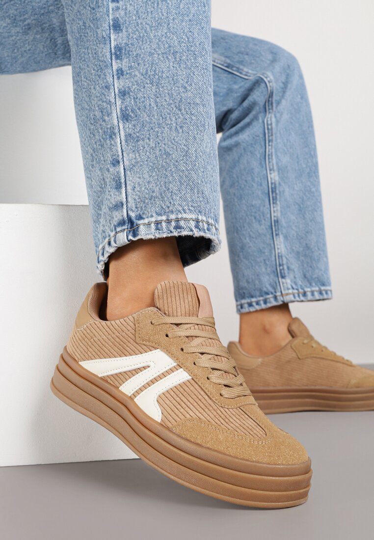 Ciemnobeżowe Sneakersy Tenisówki na Platformie z Tłoczeniem i Geometrycznym  Motywem Kialie