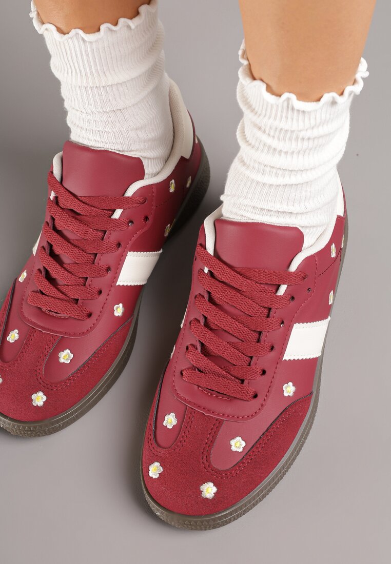 Bordowe Sneakersy Tenisówki Ozdobione Kwiatkami Zummine