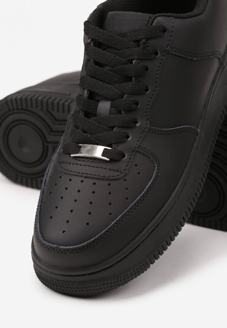 Czarne Sneakersy ze Skóry Naturalnej z Perforacją Rilarose