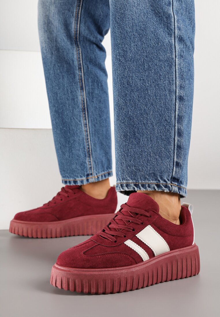 Bordowe Sneakersy na Tłoczonej Platformie z Paskami Rilasena