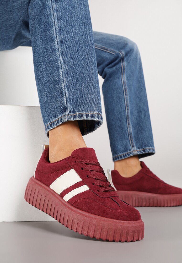 Bordowe Sneakersy na Tłoczonej Platformie z Paskami Rilasena