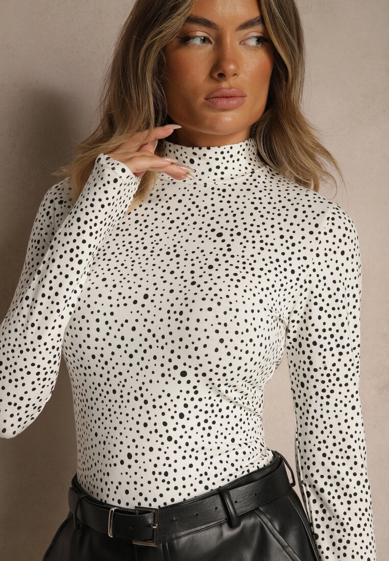 Biała Bawełniana Bluzka z Golfem Typu Longsleeve w Groszki Neatte