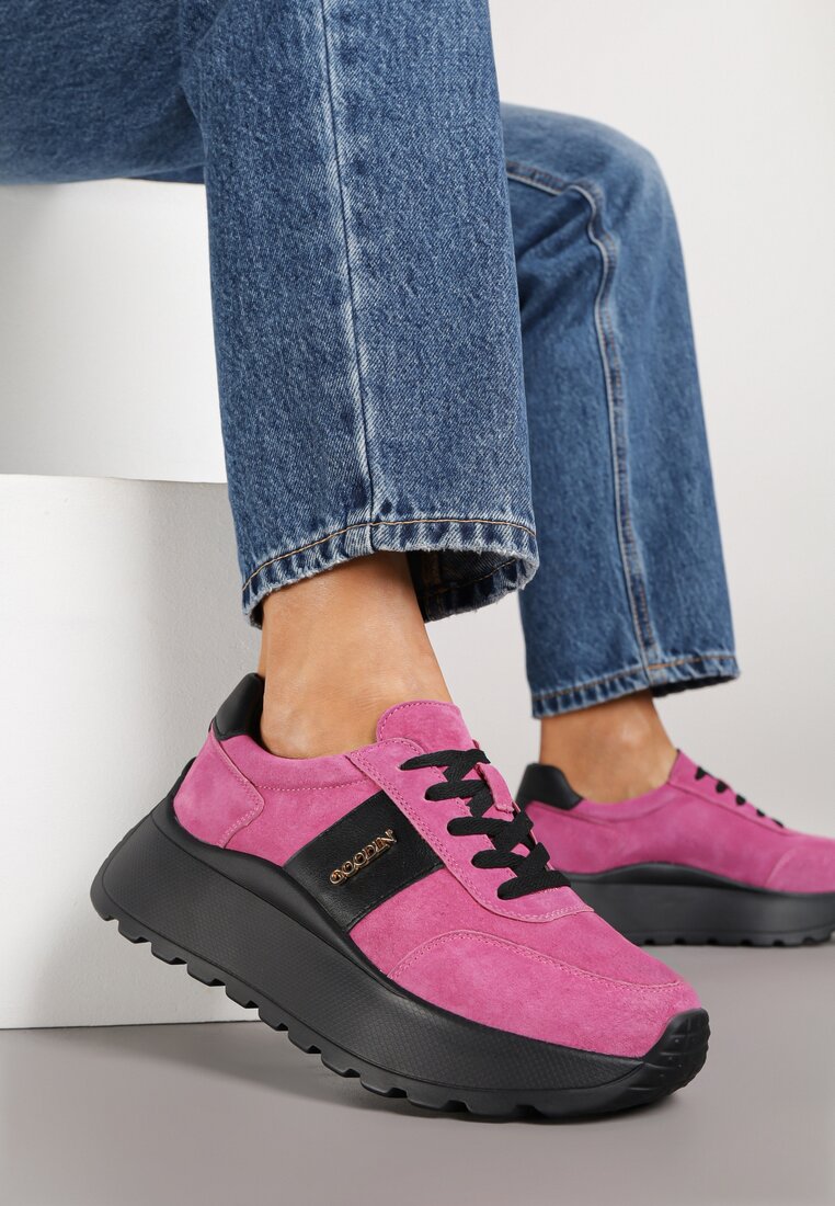 Różowo-Czarne Sneakersy na Platformie z Naturalnego Zamszu z Geometrycznym Wzorem i Napisem Latalissa