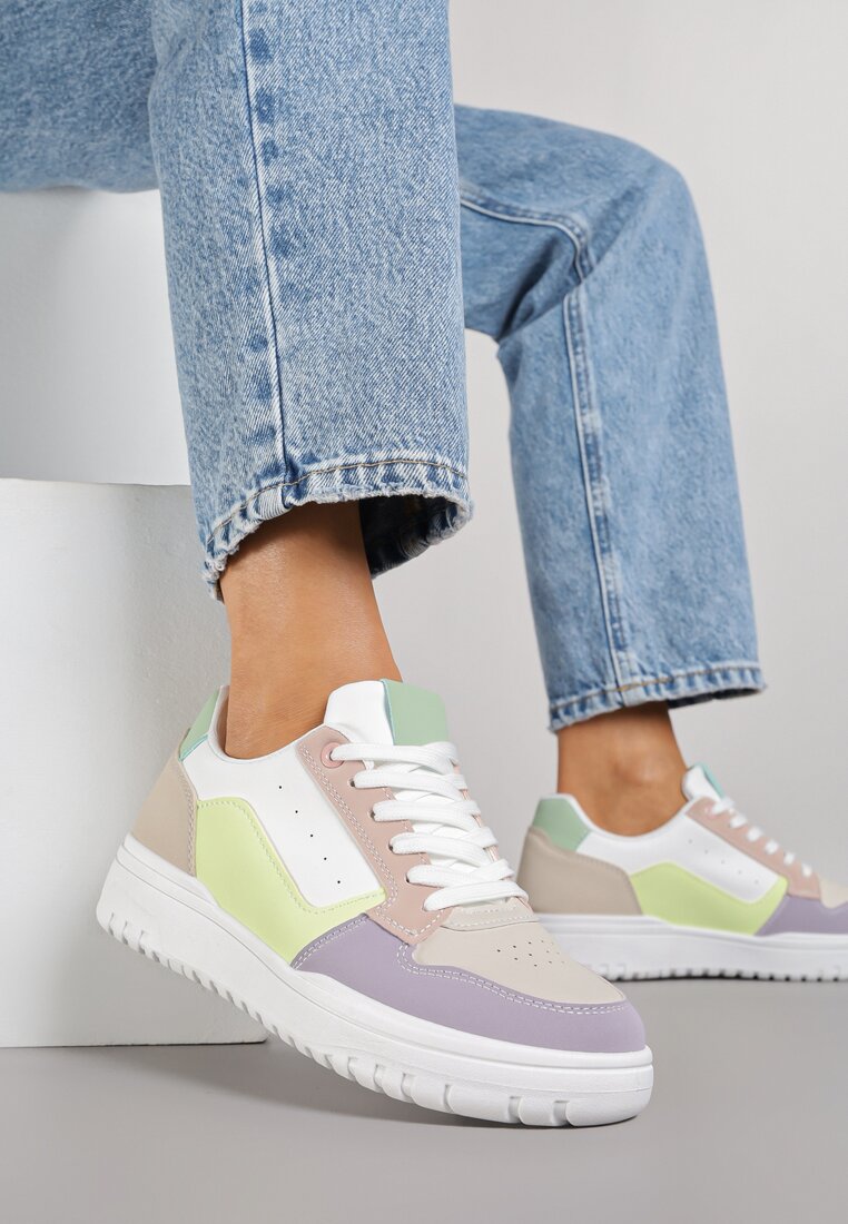 Fioletowe Sneakersy Ozdobione Perforacją i Geometrycznym Motywem Idariele