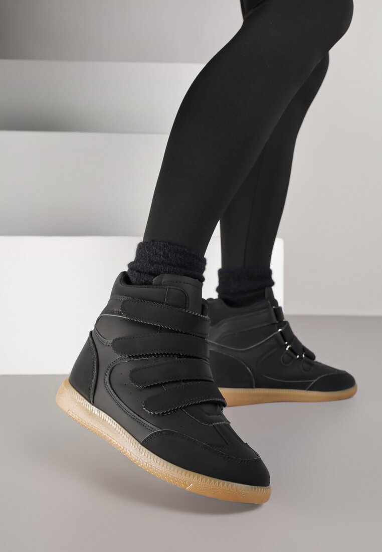 Czarne Sneakersy na Ukrytym Koturnie Ozdobione Przeszyciami Tlavie