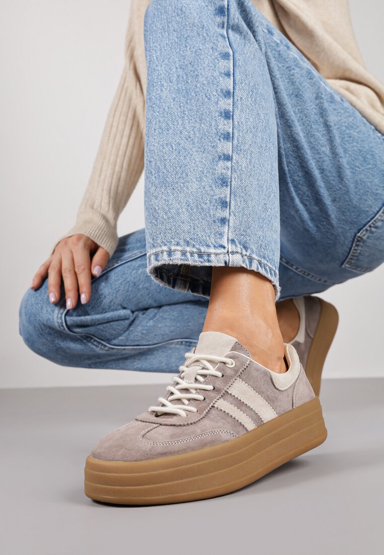 Brązowe Sneakersy Zamszowe na Platformie ze Skórzaną Wkładką Ozdobione Paskiem Adivrie