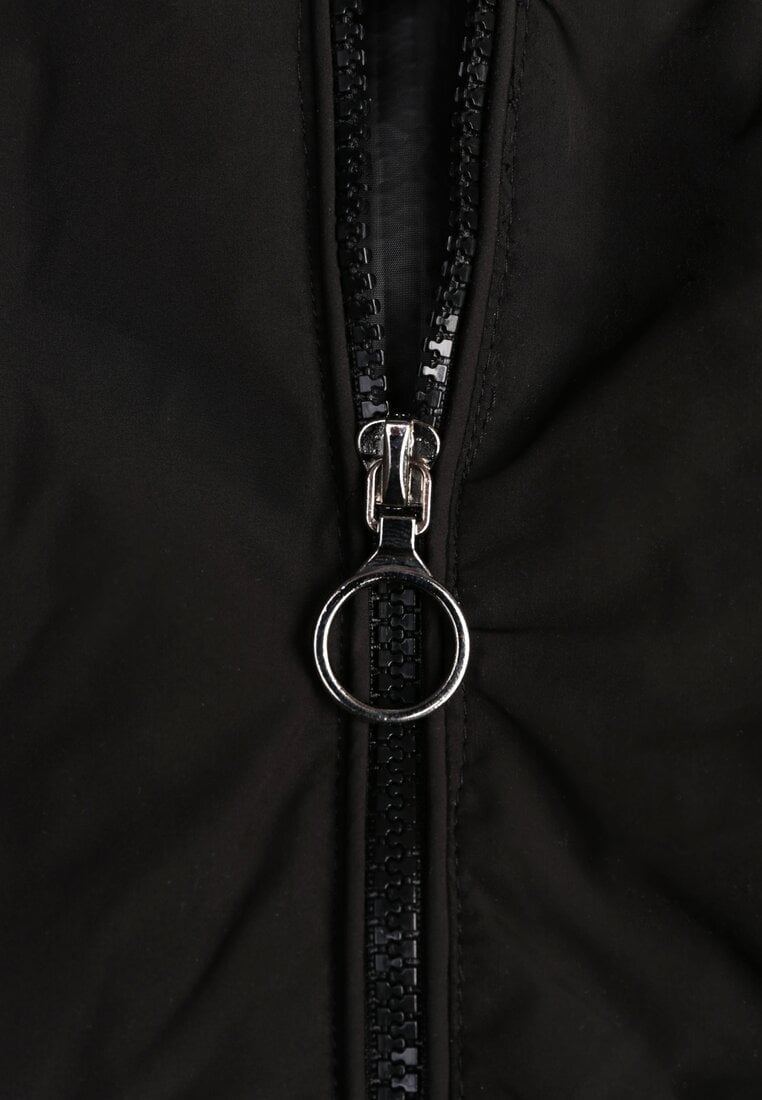 Czarna Pikowana Kurtka Przejściowa z Kapturem z Możliwością Odpięcia Olantta