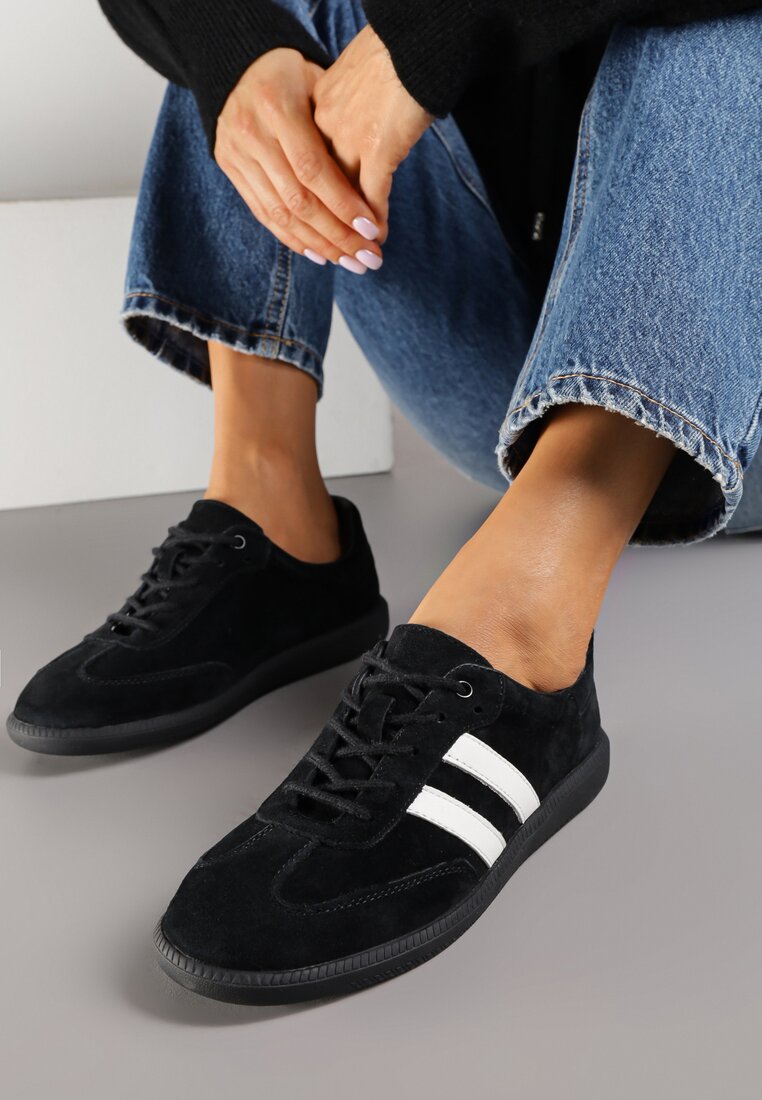 Czarno-Białe Płaskie Sneakersy ze Skóry Naturalnej z Ozdobnymi Paskami Nelarielis