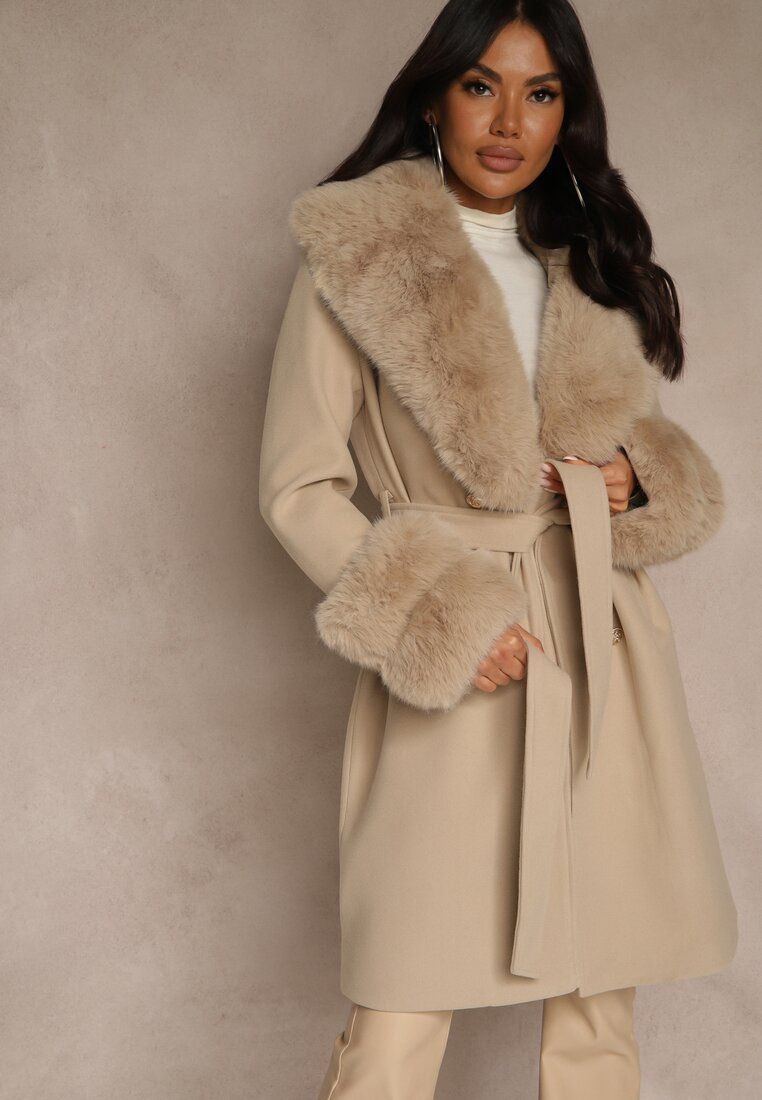 Beżowy Dwurzędowy Płaszcz o Eleganckim Fasonie z Futerkowymi Zdobieniami  Lendrie