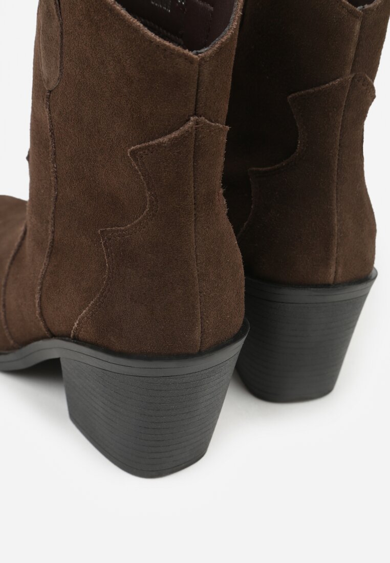 Ciemnobrązowe Skórzane Botki Kowbojki z Metaliczną Aplikacją na Nosku Saneara