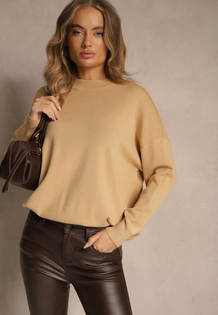Brązowy Nietoperzowy Sweter w Minimalistycznym Stylu Raliava
