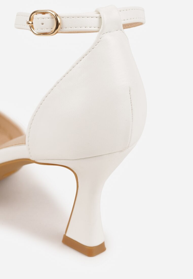 Białe Czółenka Vices na Klepsydrze z Noskiem w Szpic i Klamerką Nusithia