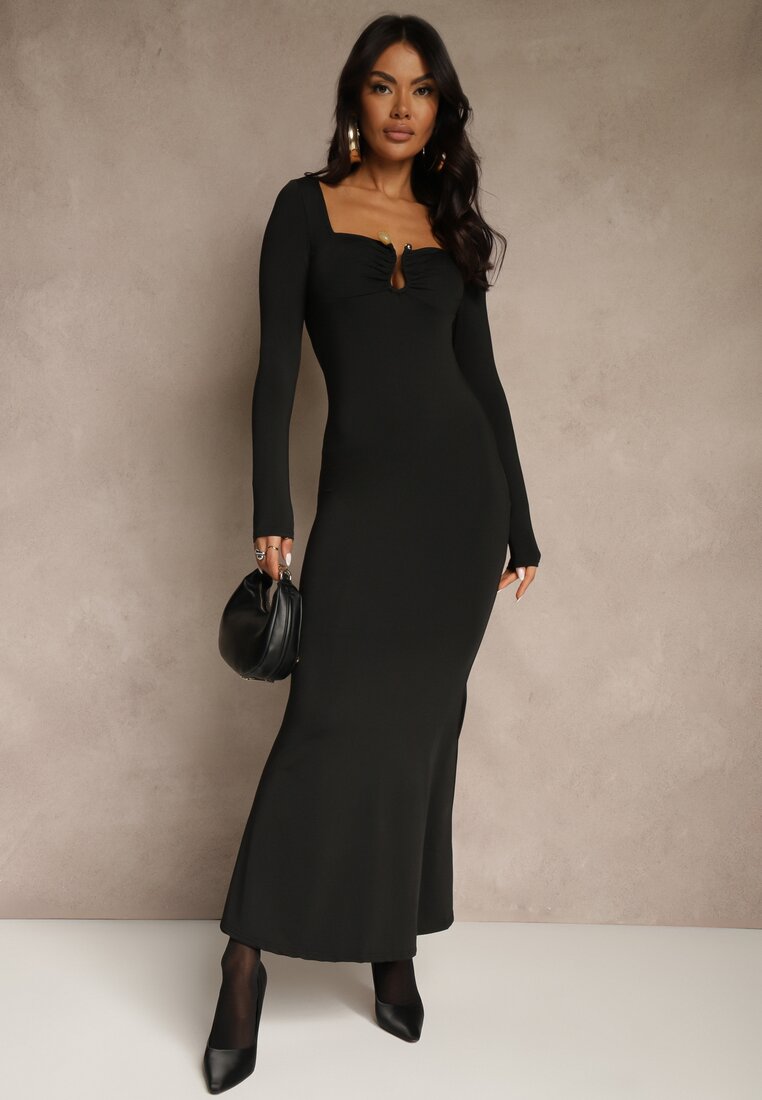 Czarna Sukienka Koktajlowa z Wiskozą Ozdobiona Metaliczną Aplikacją Refane