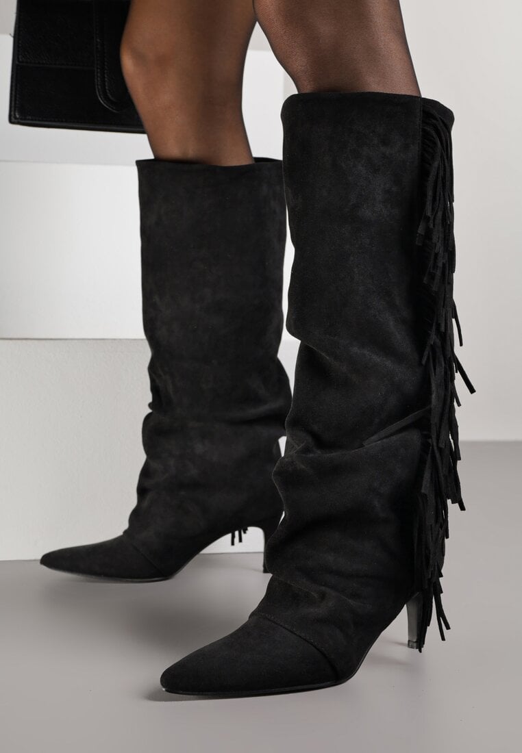 Czarne Kozaki z Imitacji Zamszu na Szpilce z Marszczoną Cholewką z Frędzlami Linotris