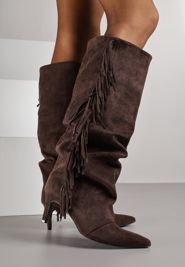 Brązowe Kozaki z Imitacji Zamszu na Szpilce z Marszczoną Cholewką z Frędzlami Linotris