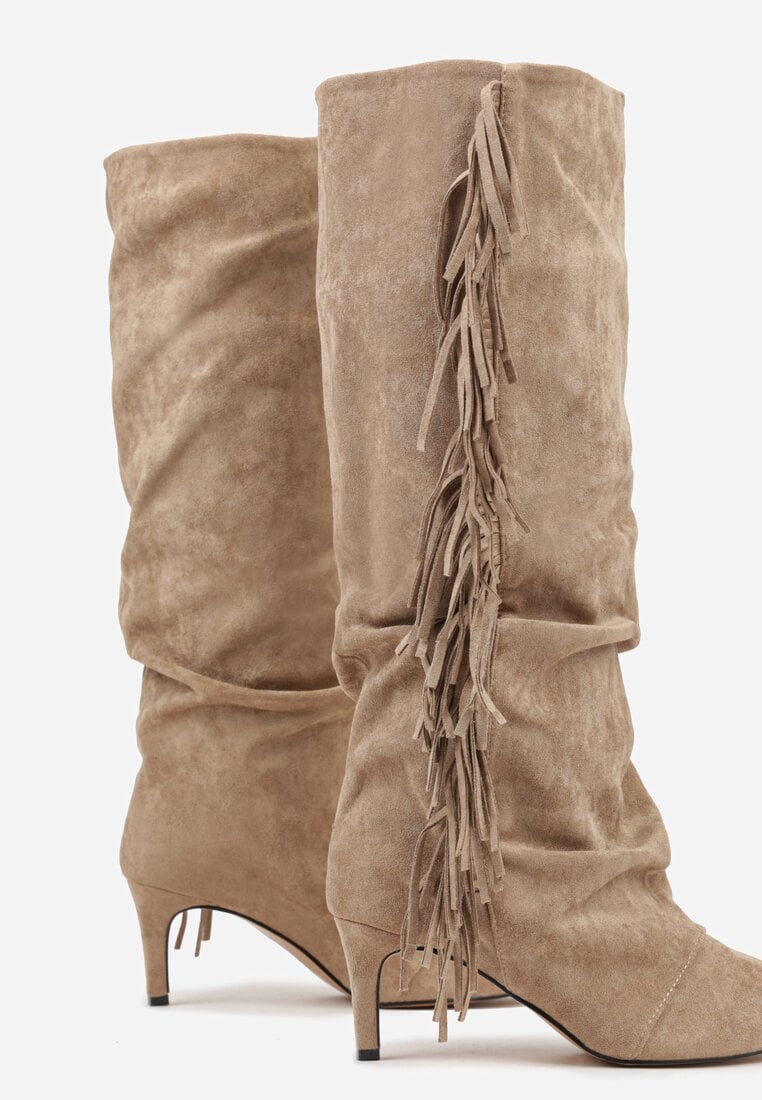 Ciemnobeżowe Kozaki z Imitacji Zamszu na Szpilce z Marszczoną Cholewką z Frędzlami Linotris