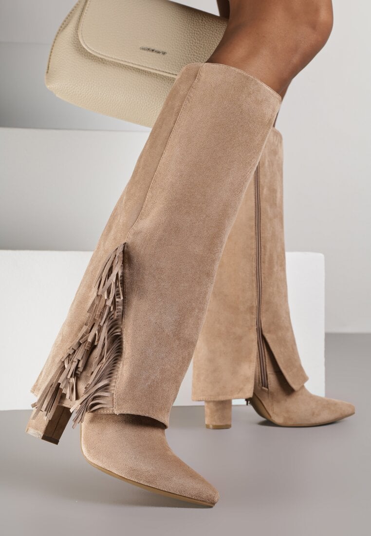 Ciemnobeżowe Kozaki na Słupkowym Obcasie z Cholewką Imitującą Nogawkę z Frędzlami Linafela