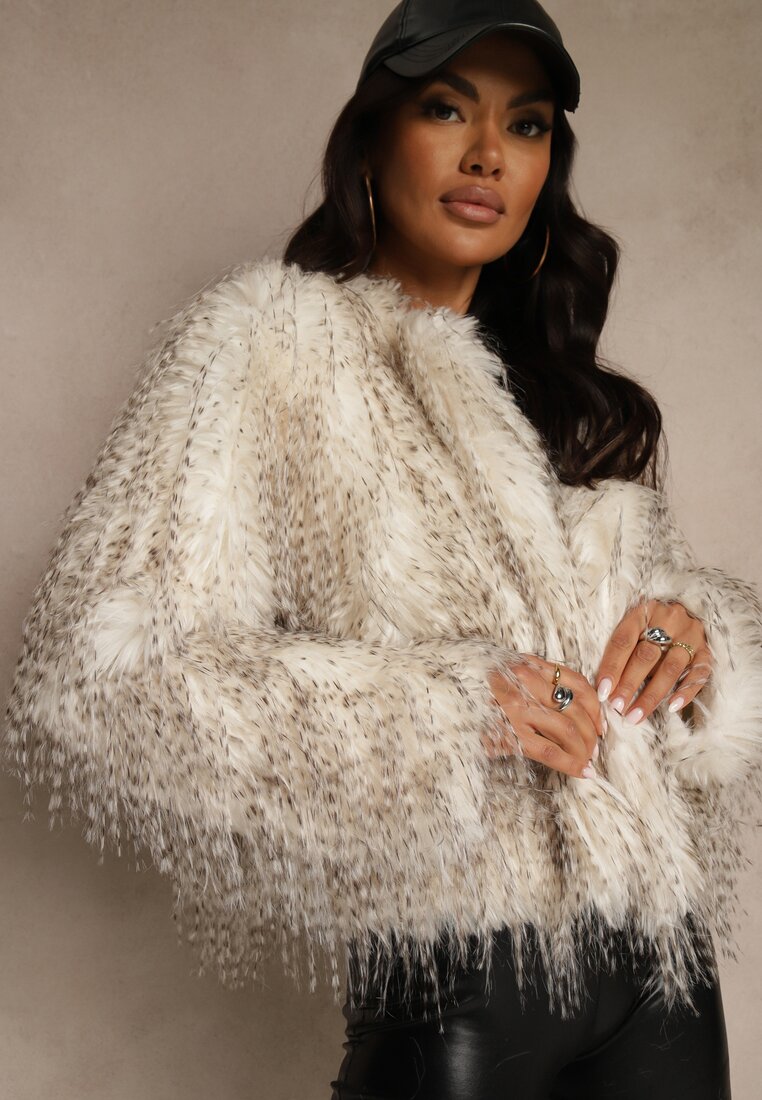 Biała Kurtka Futerko Ozdobione Cieniowaniem Tusirra