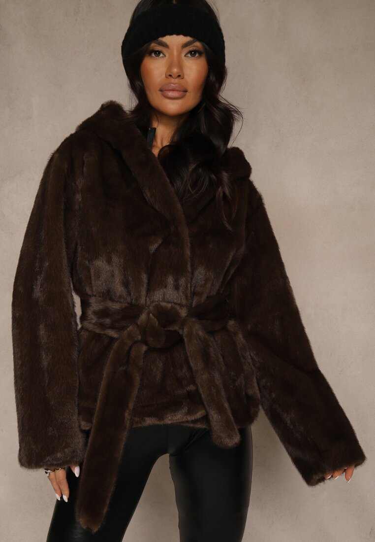 Brązowa Futerkowa Kurtka z Kapturem i Wiązanym Paskiem Zetele