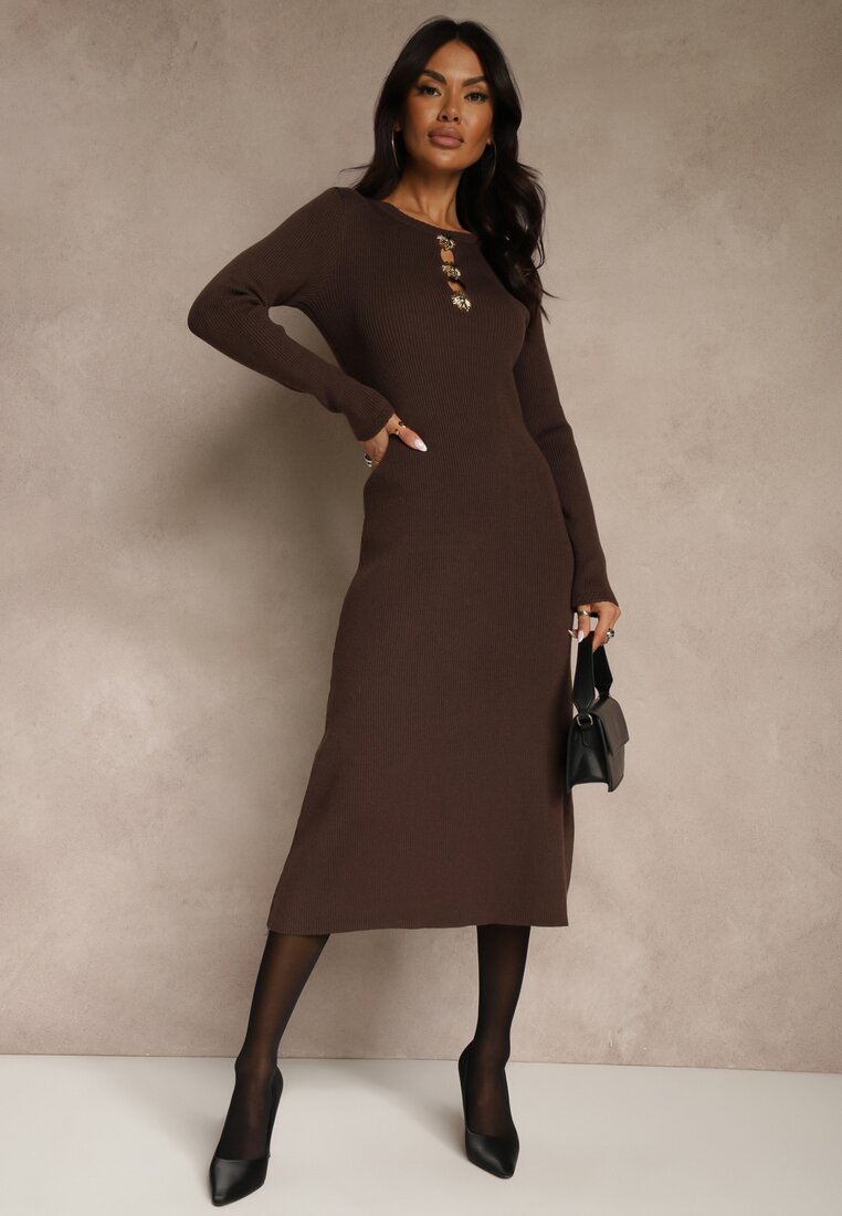 Brązowa Prążkowana Sukienka z Dzianiny z Wiskozą Zdobiona Aplikacjami Tusmeira