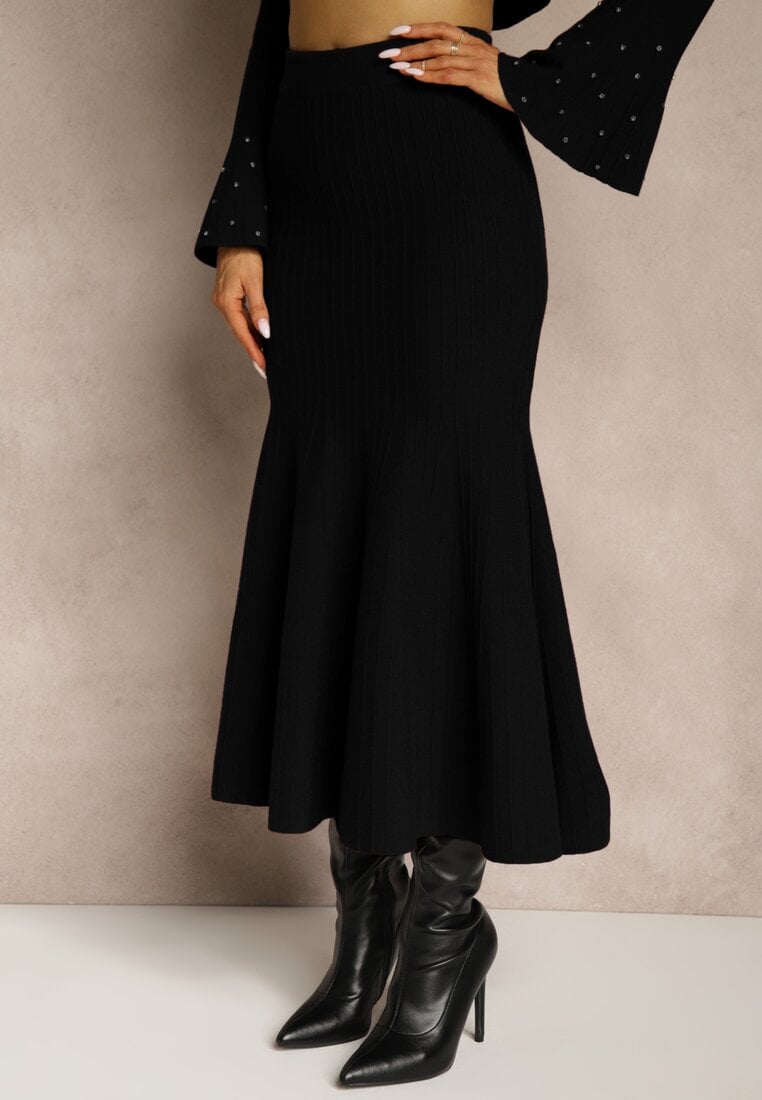 Czarny Komplet z Dzianiny z Wiskozą Spódnica i Sweter z Baskinką i Cyrkoniami Nereza