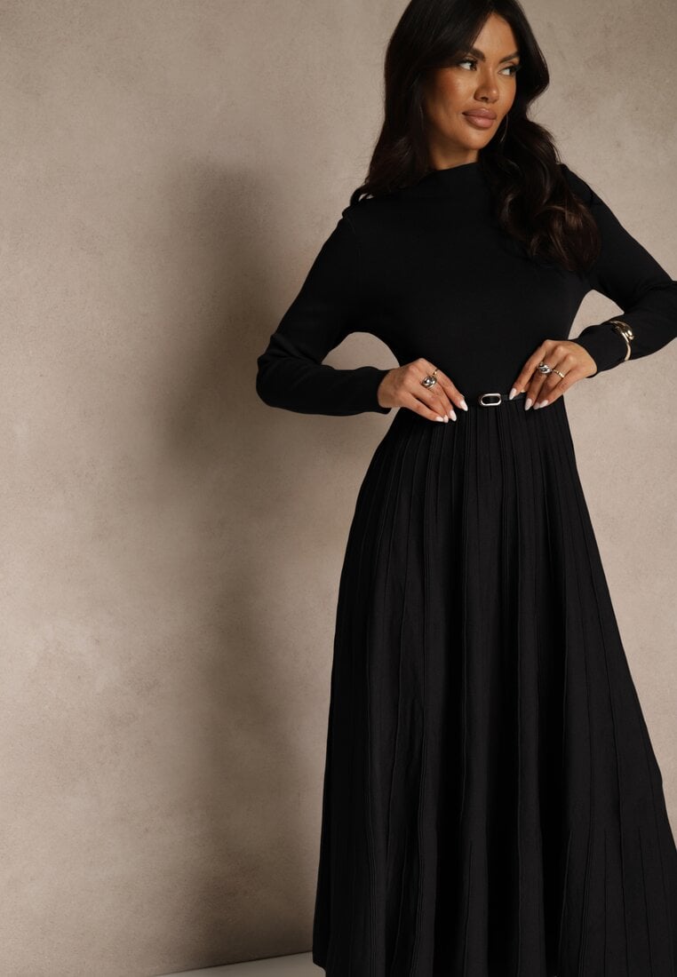 Czarna Dzianinowa Sukienka Rozkloszowana Longsleeve z Wiskozą i Paskiem Tusnira