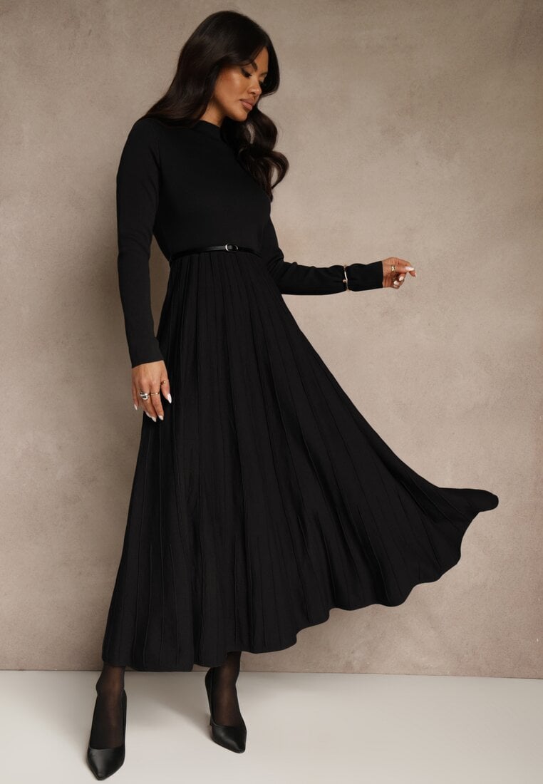 Czarna Dzianinowa Sukienka Rozkloszowana Longsleeve z Wiskozą i Paskiem Tusnira