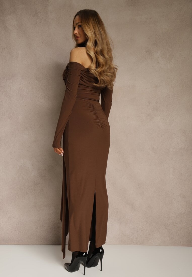 Brązowa Marszczona Sukienka o Dopasowanym Kroju z Trenem i Rozcięciem Aluilea