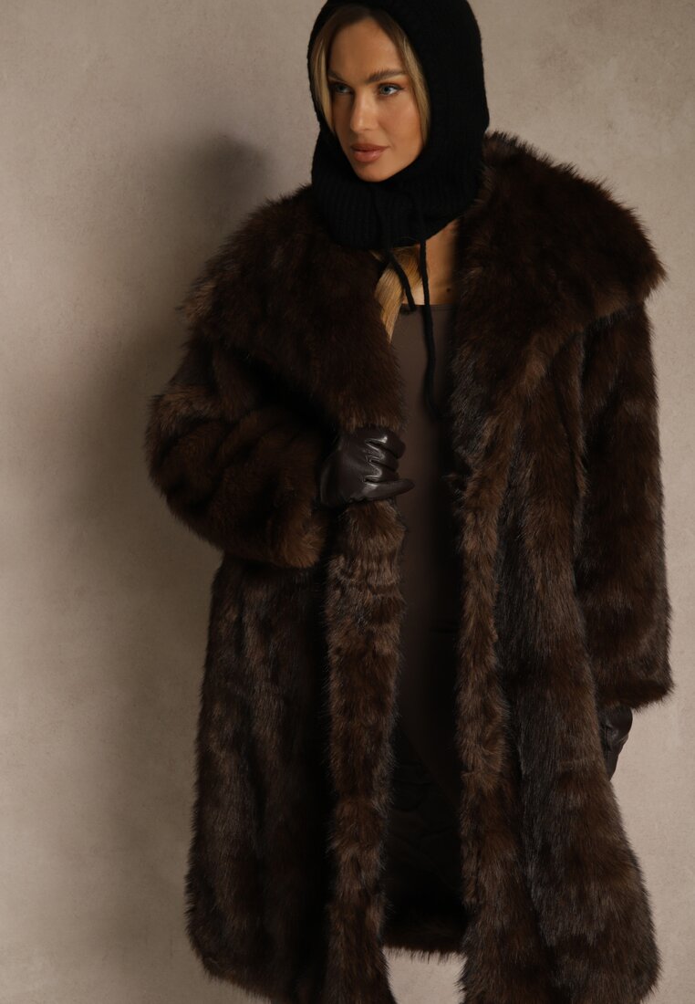 Brązowy Płaszcz Futro o Jednorzędowym Kroju z Szerokim Kołnierzem Aweda