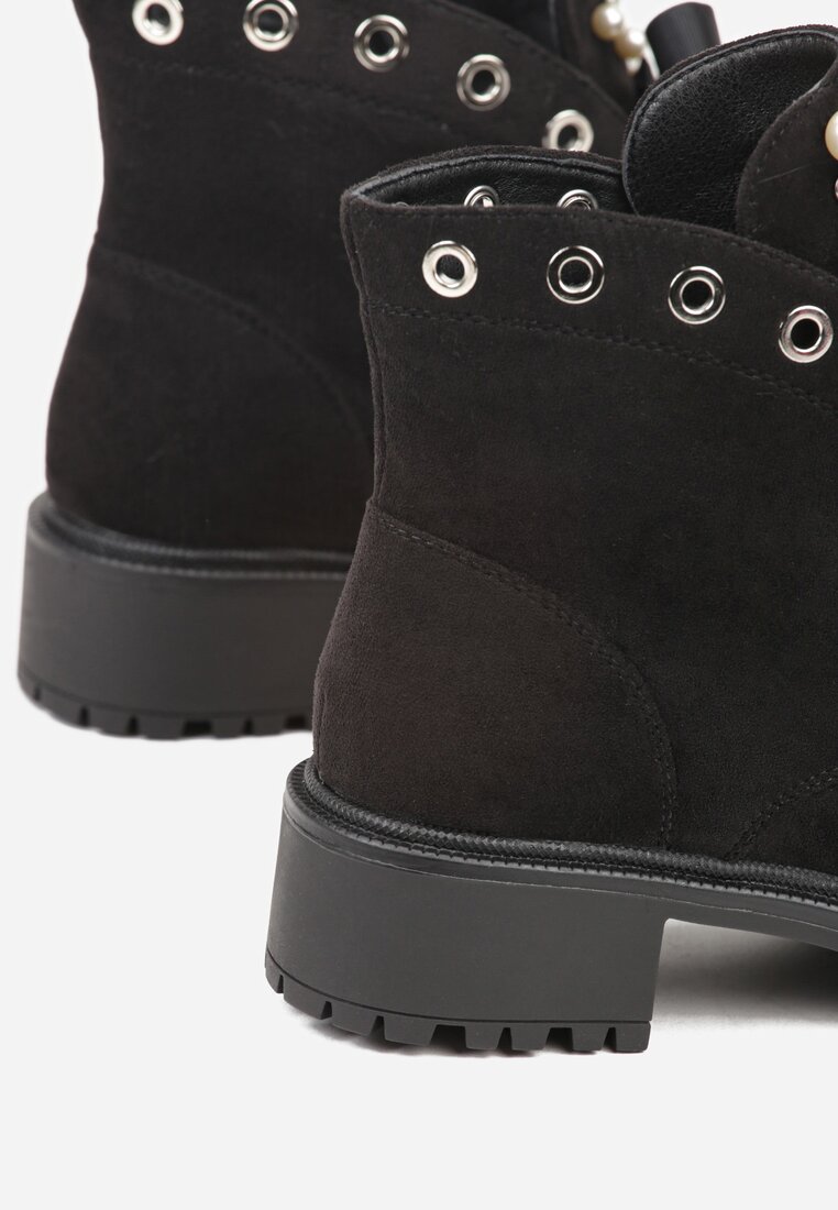 Czarne Botki z Imitacji Zamszu z Ozdobnymi Sznurówkami Perłami i Cyrkoniami Jovilda