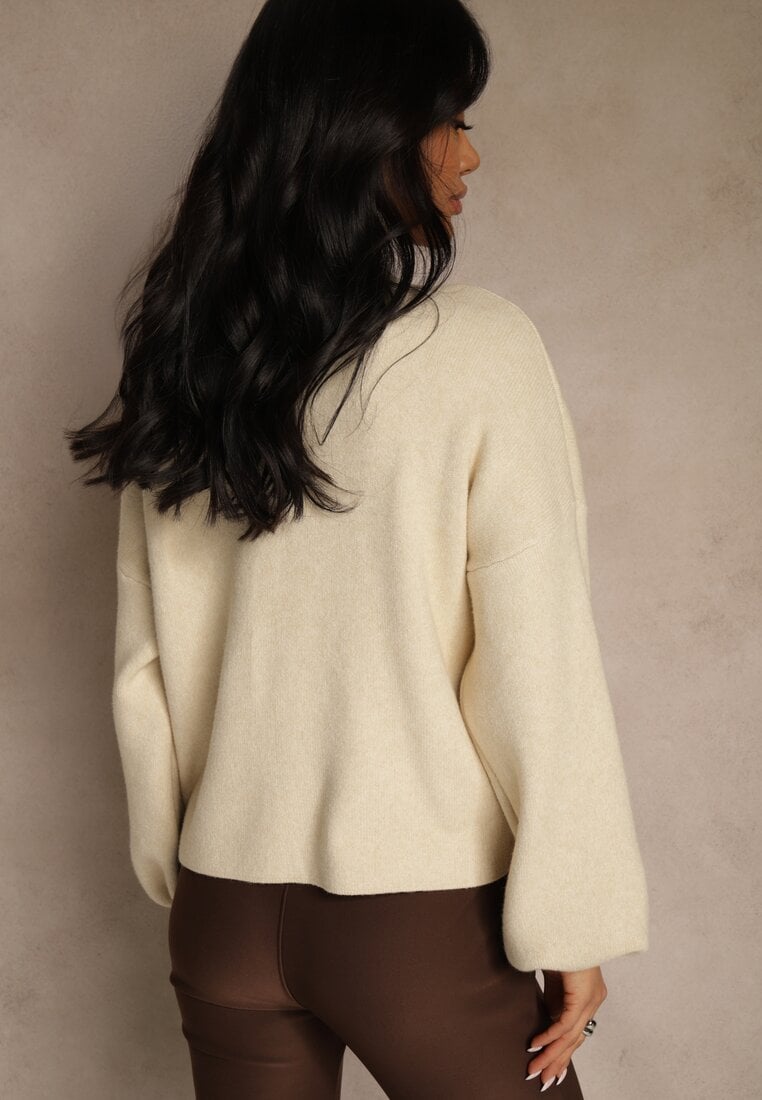 Jasnobeżowy Golf Ozdobiony Ściągaczami Wedena