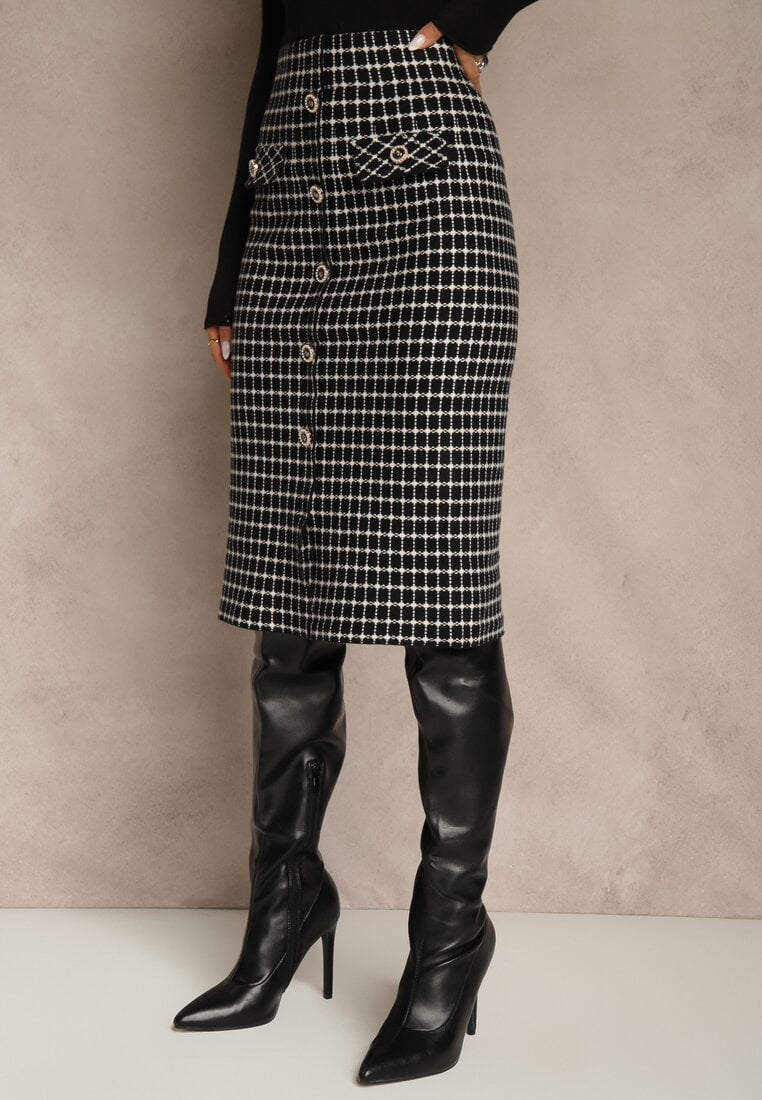 Czarno-Biała Tweedowa Spódnica Ołówkowa w Kratę z Guzikami Aretusa
