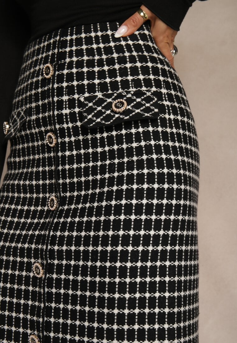 Czarno-Biała Tweedowa Spódnica Ołówkowa w Kratę z Guzikami Aretusa