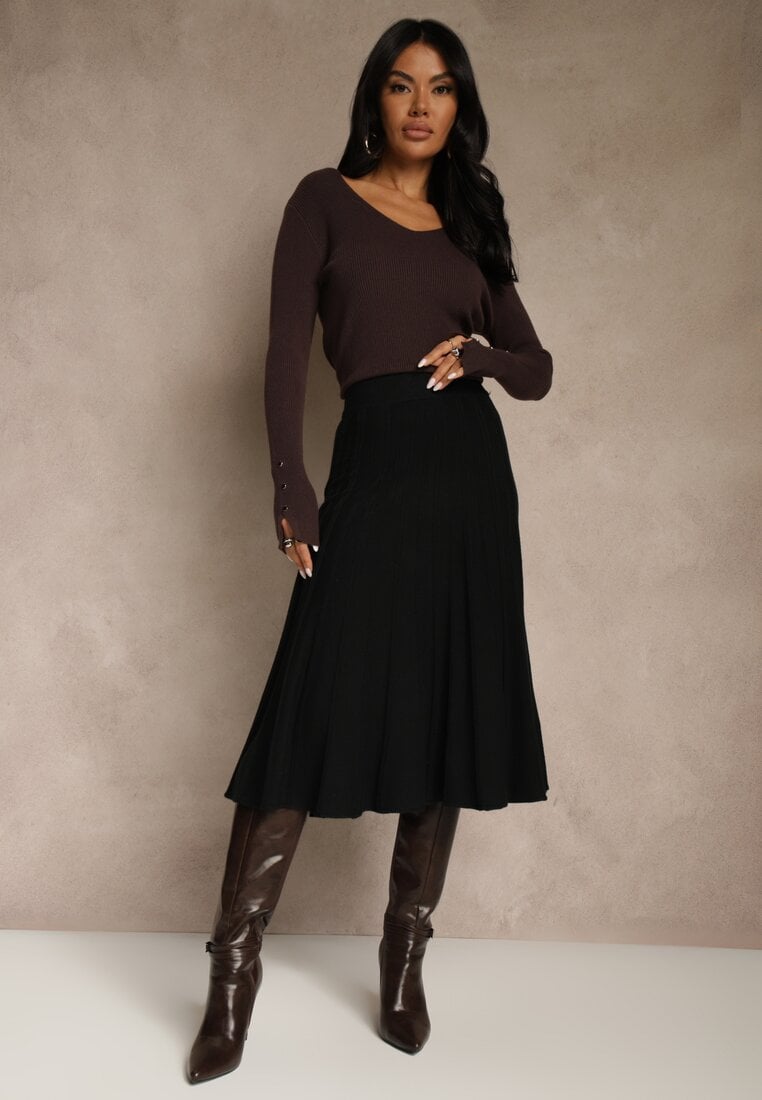 Czarna Dzianinowa Spódnica Plisowana o Rozkloszowanym Kroju Tuswia