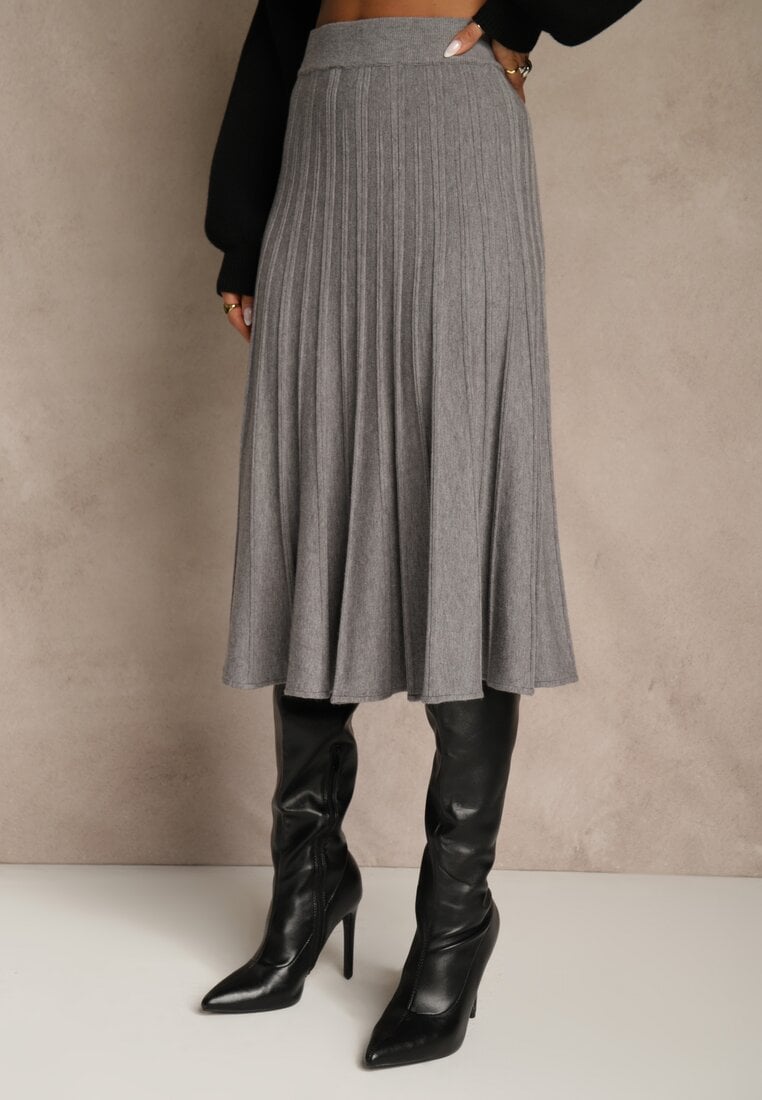 Szara Dzianinowa Spódnica Plisowana o Rozkloszowanym Kroju Tuswia