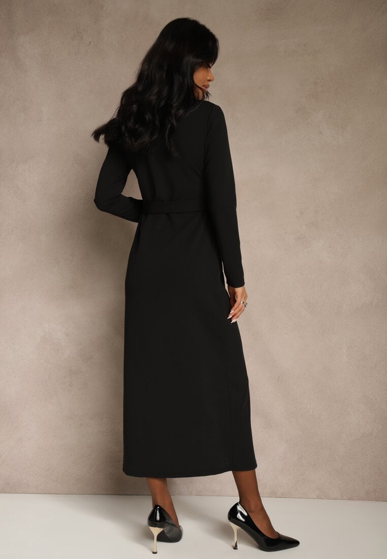 Czarna Koszulowa Sukienka z Wiskozą Ozdobiona Paskiem i Guzikami Vetionna