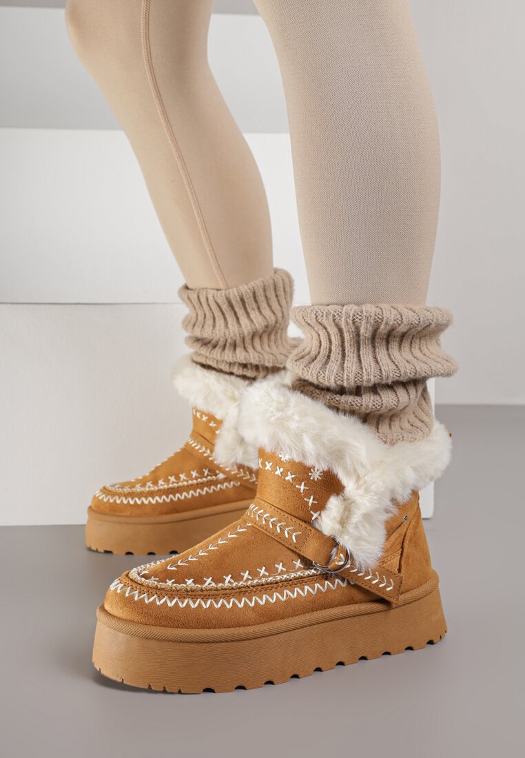 Jasnobrązowe Śniegowce na Platformie z Futerkiem i Haftowanym Wzorem Celatusa