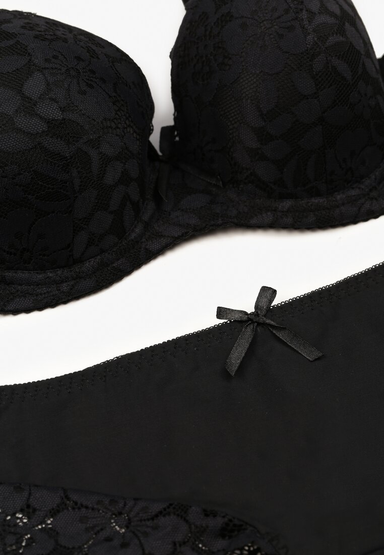 Czarny Koronkowy Komplet Biustonosz i Majtki Figi w Klasycznym Stylu Ezirene