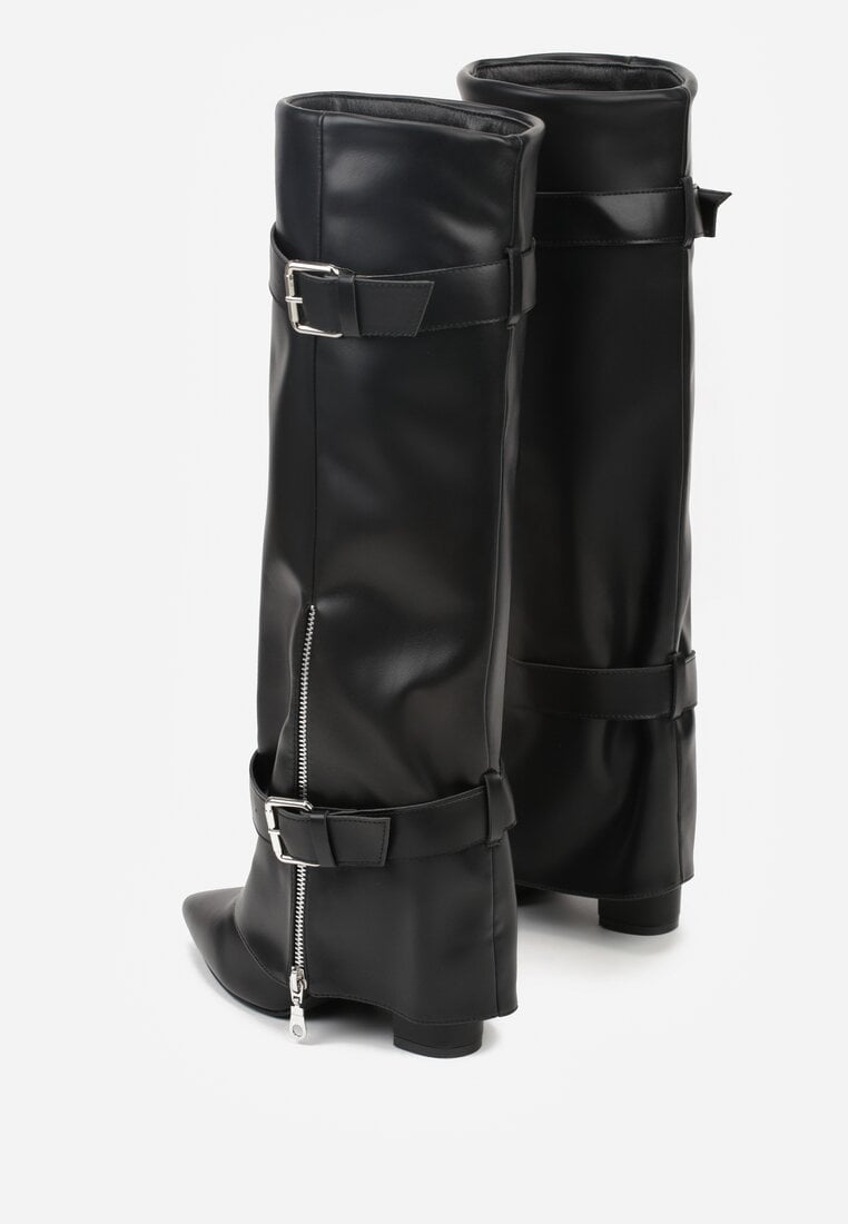 Czarne Kozaki na Słupku z Cholewką Imitującą Nogawkę ze Sprzączkami Unwedara