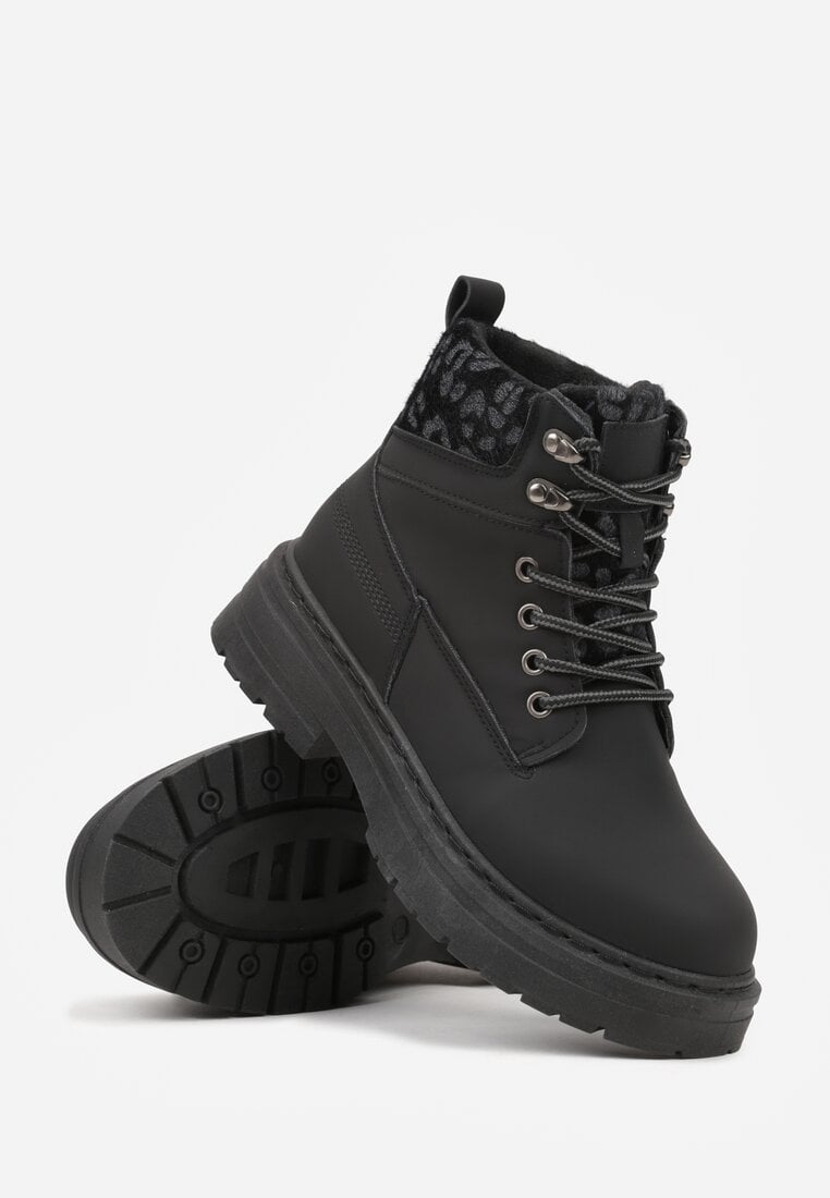 Czarne Trapery ze Wstawkami we Wzór Vetiara