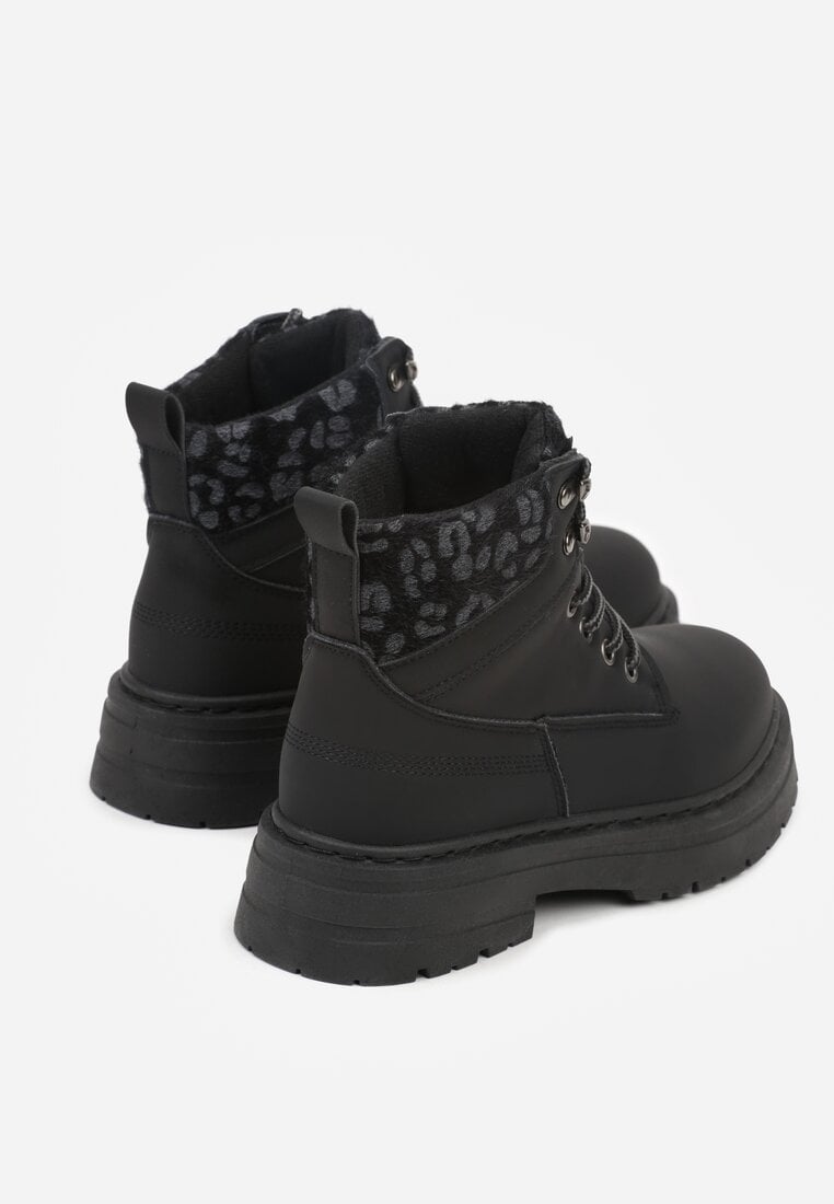 Czarne Trapery ze Wstawkami we Wzór Vetiara