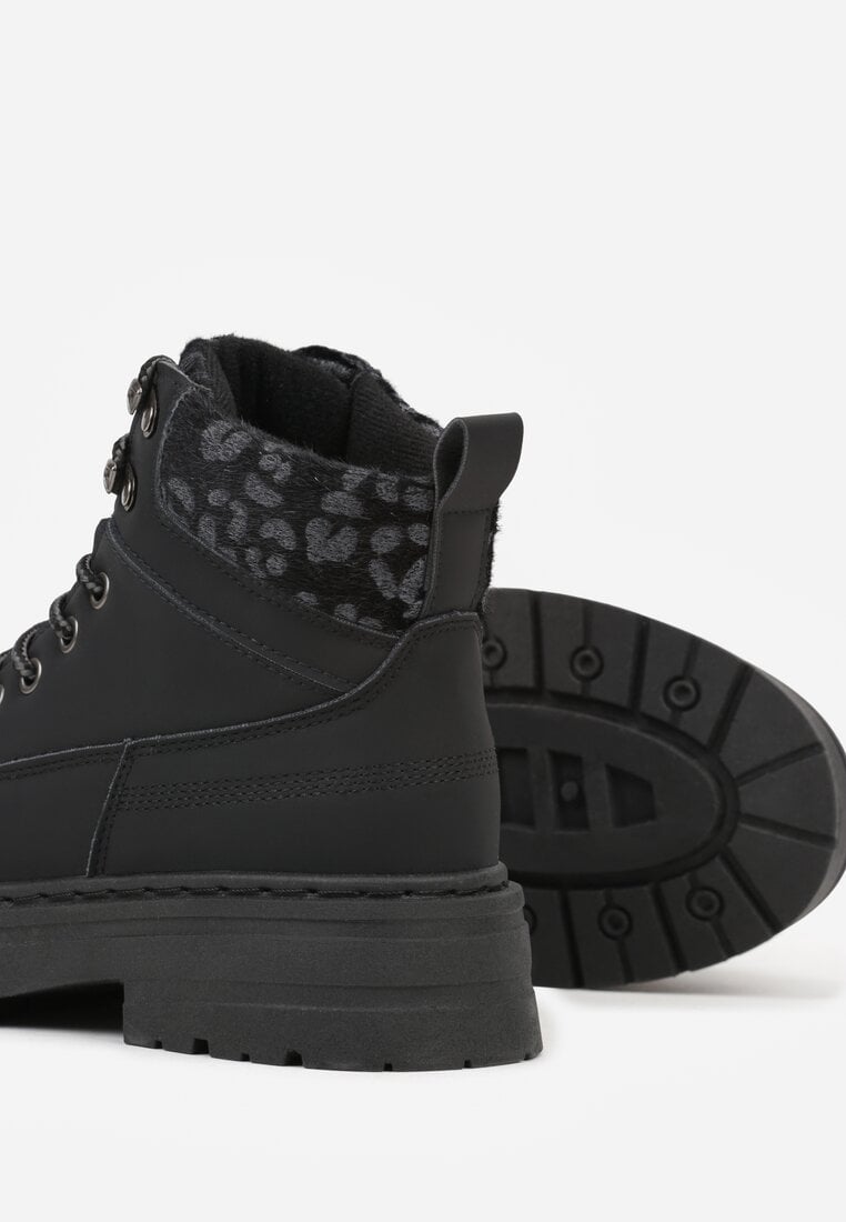 Czarne Trapery ze Wstawkami we Wzór Vetiara