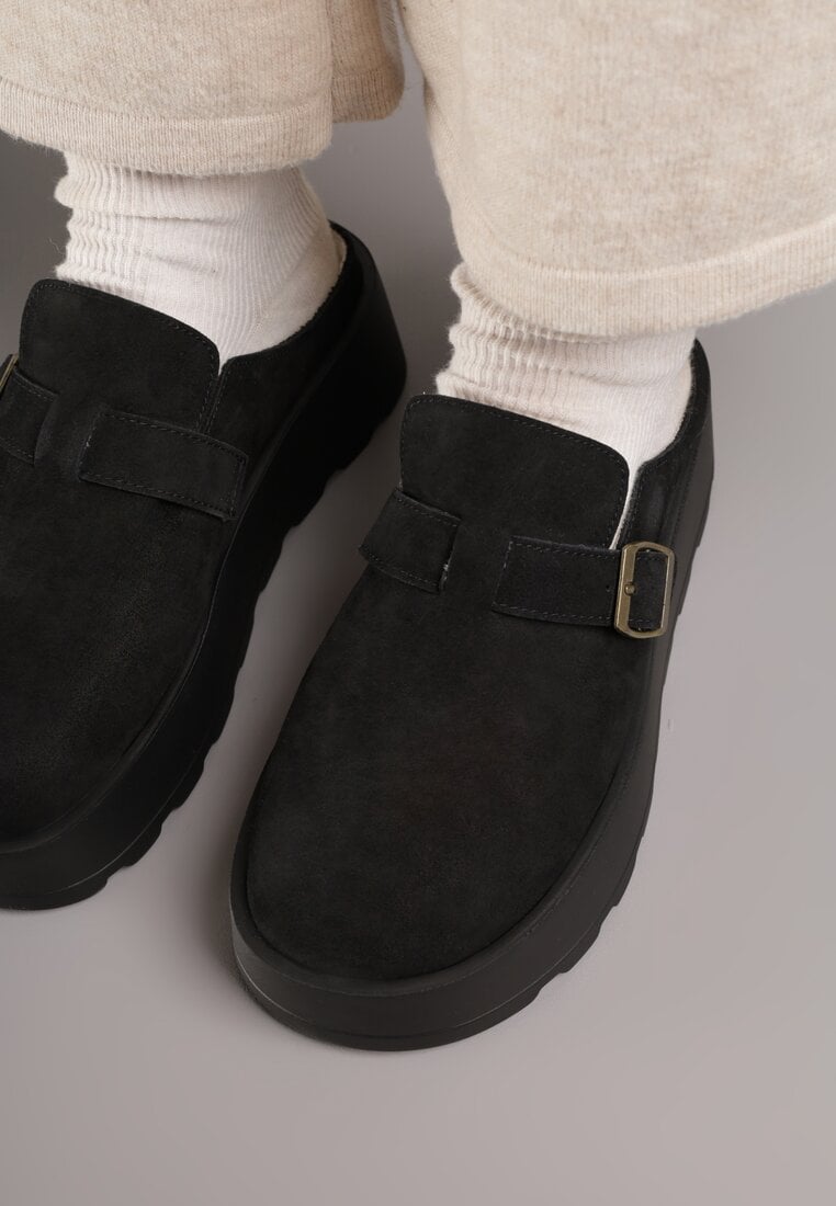 Czarne Śniegowce na Grubej Podeszwie z Niską Cholewką i Ozdobną Klamerką Vetibela