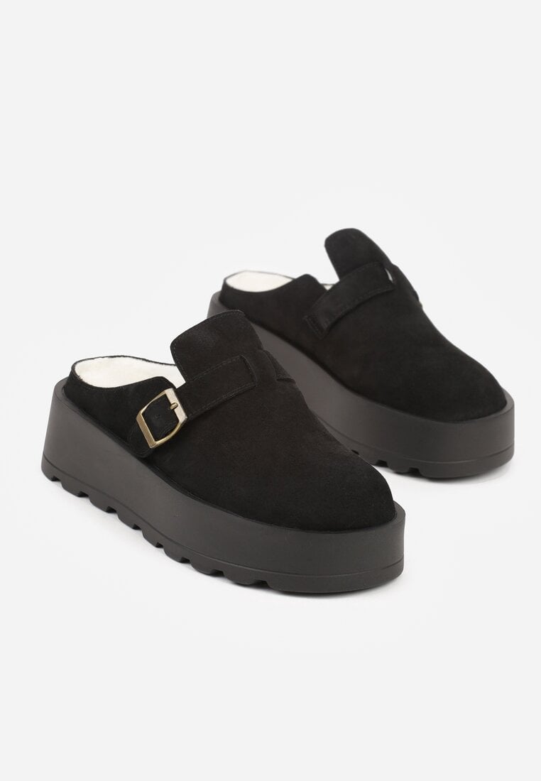 Czarne Śniegowce na Grubej Podeszwie z Niską Cholewką i Ozdobną Klamerką Vetibela