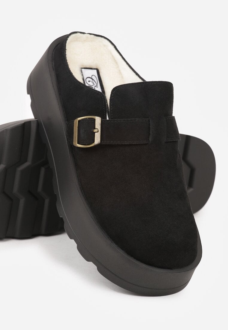 Czarne Śniegowce na Grubej Podeszwie z Niską Cholewką i Ozdobną Klamerką Vetibela