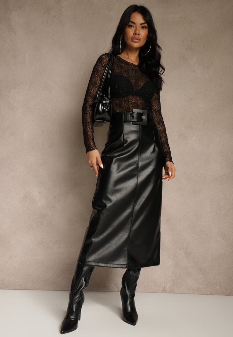 Czarna Ołówkowa Spódnica z Imitacji Skóry z Paskiem z Wyrazistą Klamrą Rewedana