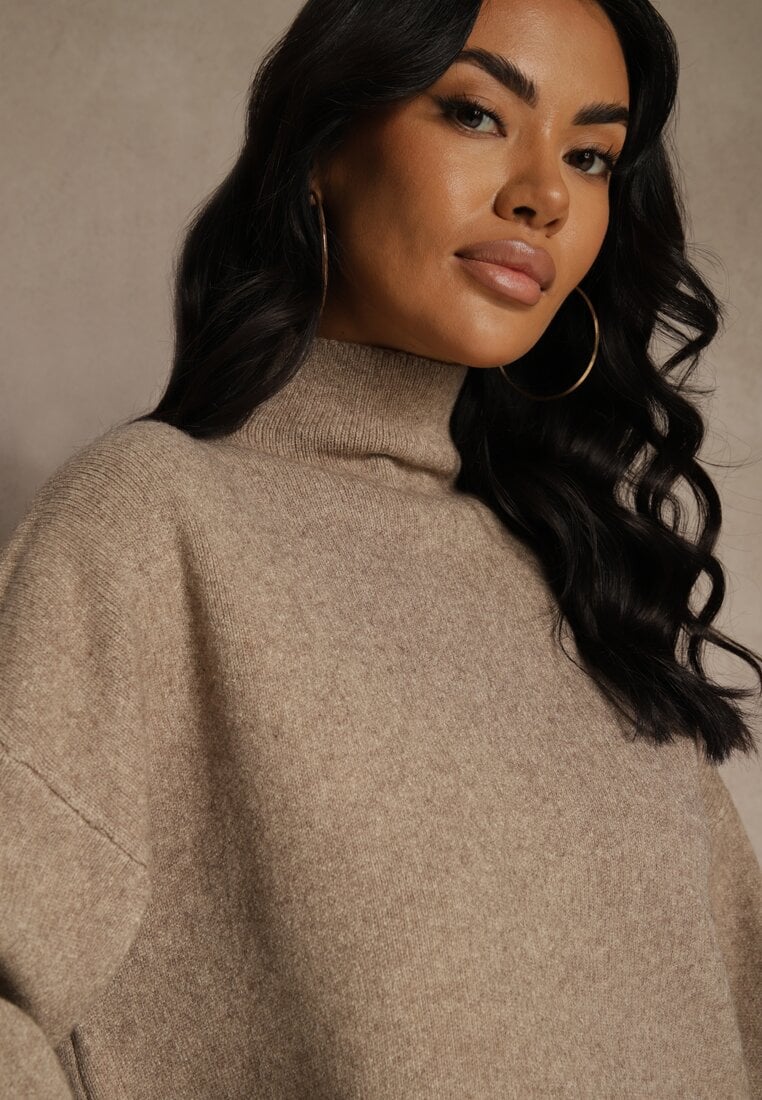 Beżowy Golf Ozdobiony Ściągaczami Wedena