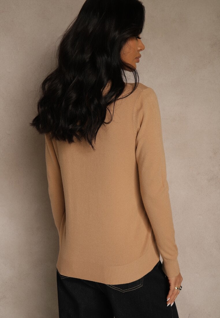 Ciemnobeżowy Gładki Sweter w Minimalistycznym Stylu Tevra