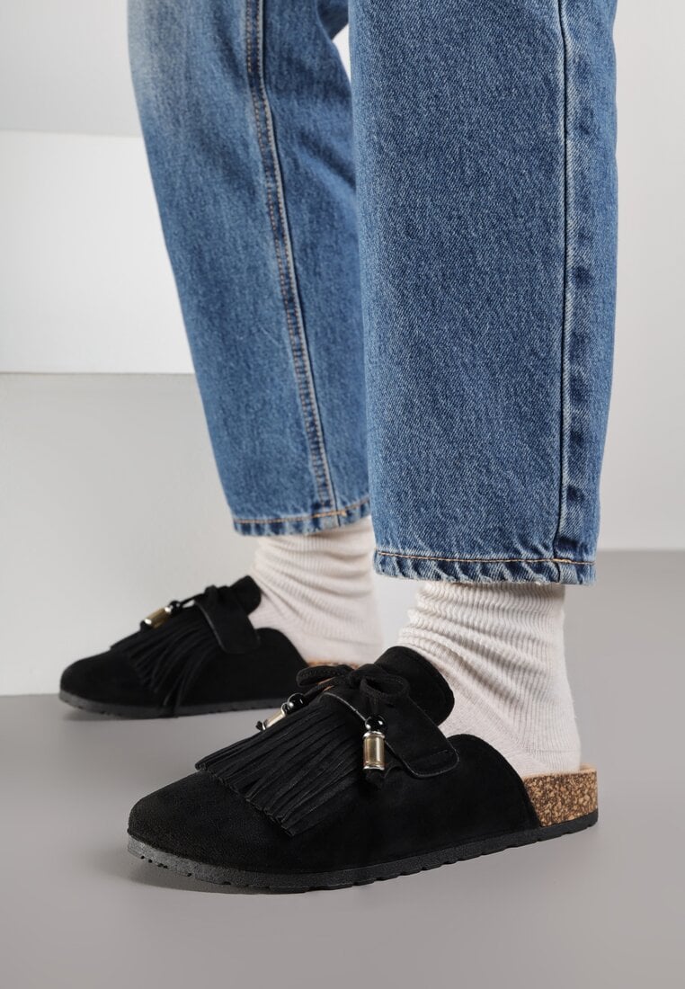 Czarne Boho Klapki Mule z Imitacji Zamszu z Frędzlami i Koralikami Elwedila