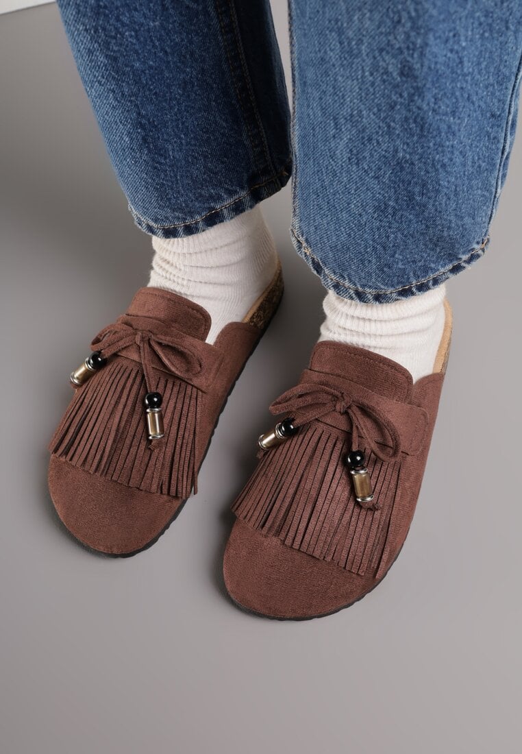 Brązowe Boho Klapki Mule z Imitacji Zamszu z Frędzlami i Koralikami Elwedila